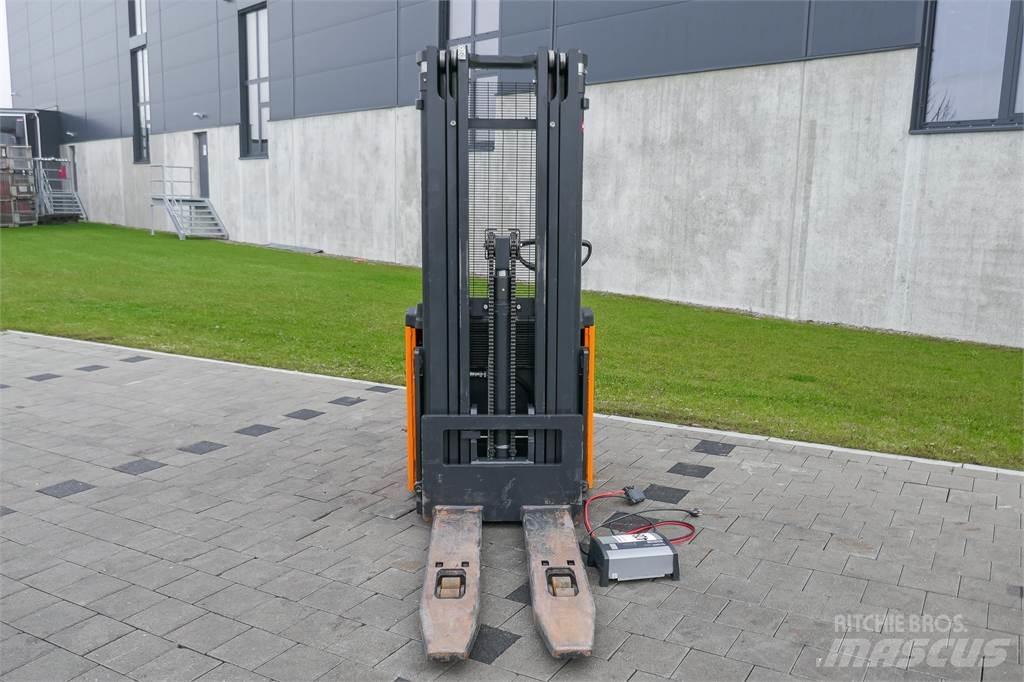 Still EGV 20 LB معدات التكديس الجوالة