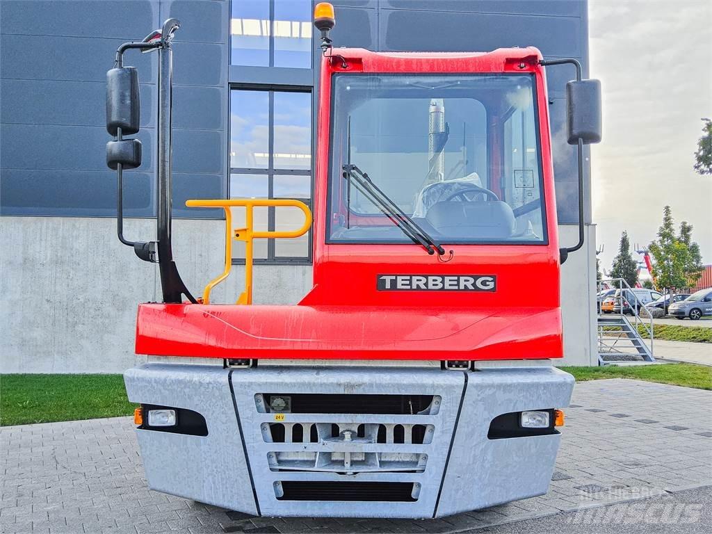 Terberg YT 223 جرارات صالات المطارات