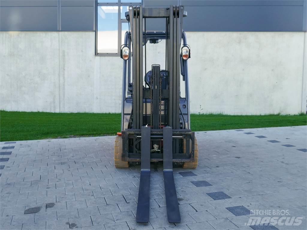Toyota 02-8FBE20T شاحنات ذات رافعات شوكية تعمل بالكهرباء