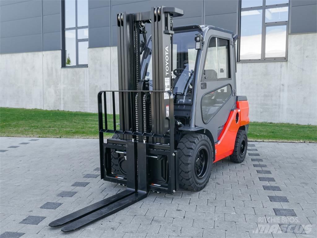 Toyota 52-8FDJF35 شاحنات الديزل