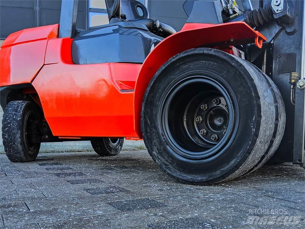 Toyota 7 FDU 45 شاحنات الديزل