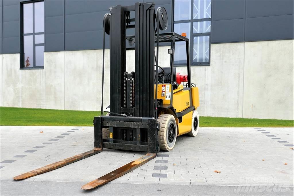 Yale TFG 40 شاحنات LPG