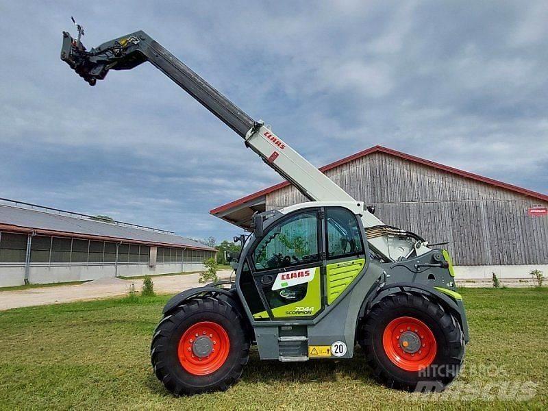 CLAAS Scorpion 7044 مناولات متداخلة