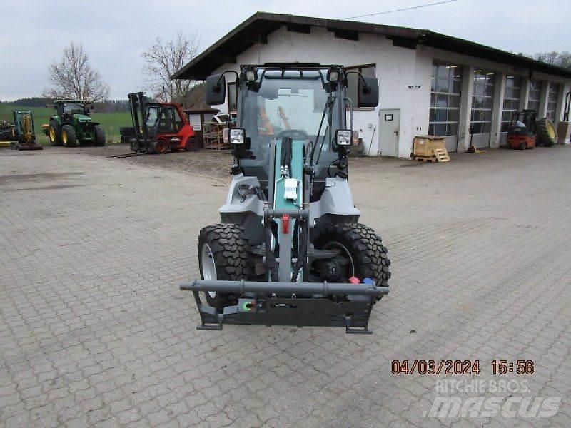 Kramer KL 12.5 لوادر انزلاقية التوجيه