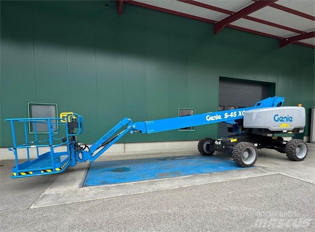 Genie S-45 XC رافعات سلة مفصلية