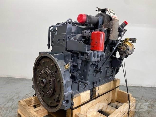 Komatsu S6D95 محركات