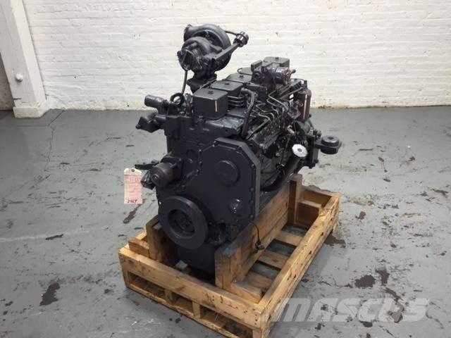 Komatsu SAA6D102 محركات