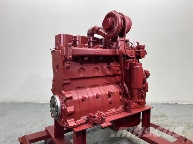 Komatsu SAA6D102 محركات