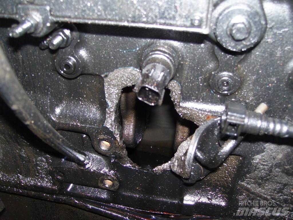 Komatsu SAA6D114E-3 محركات