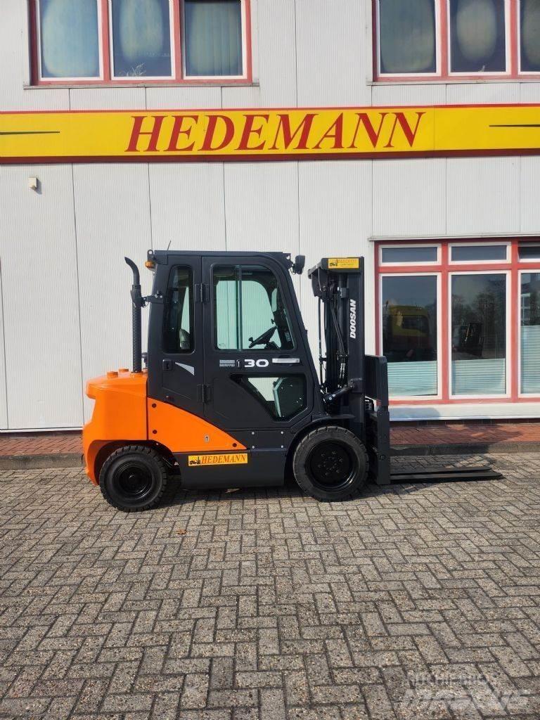 Doosan D30S-7 شاحنات الديزل