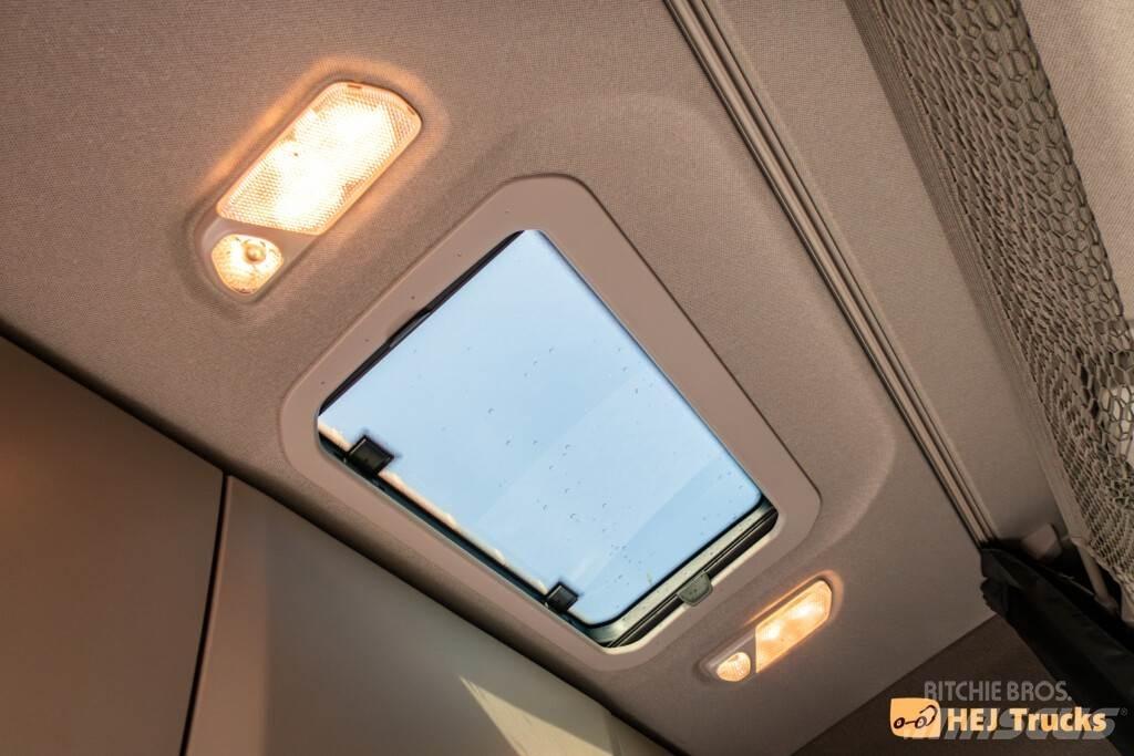 Scania R660 A6x2NB وحدات الجر