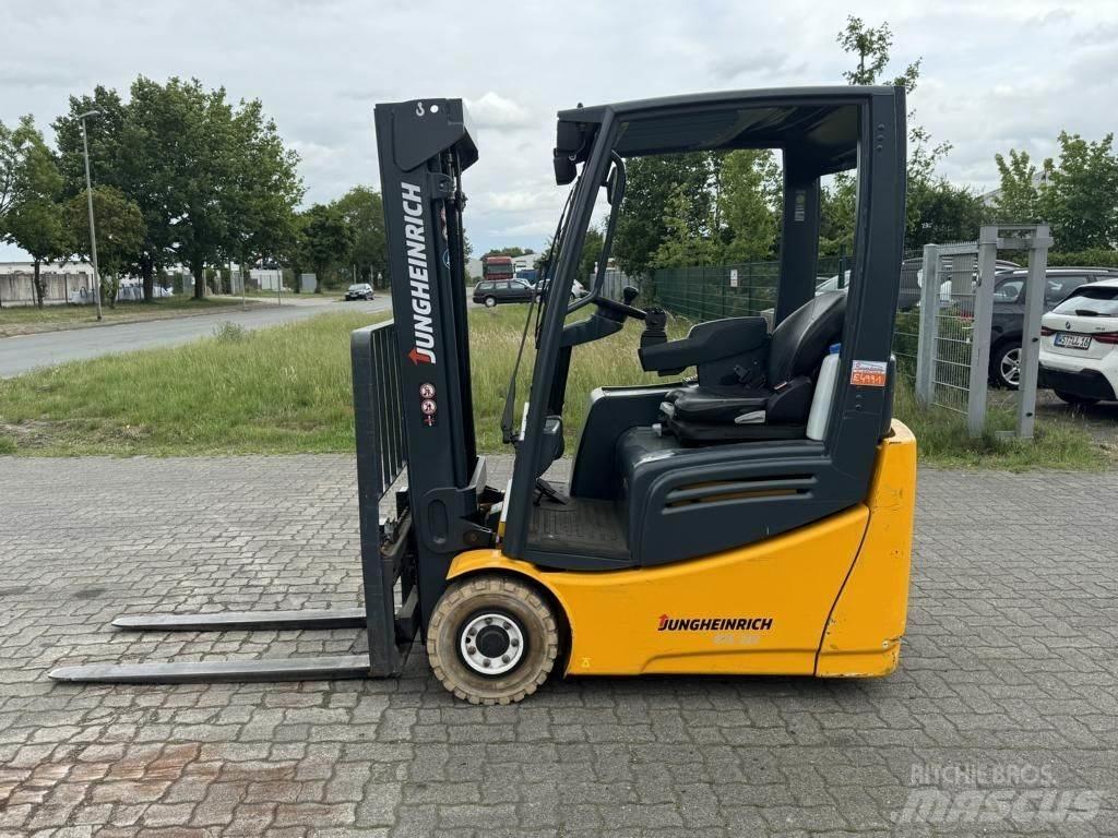 Jungheinrich EFG213 شاحنات ذات رافعات شوكية تعمل بالكهرباء