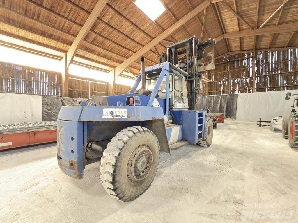 Kalmar DCD28-1200LB شاحنات الديزل