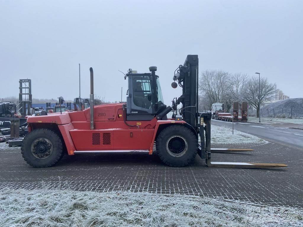 Kalmar DCG300-12LB شاحنات الديزل