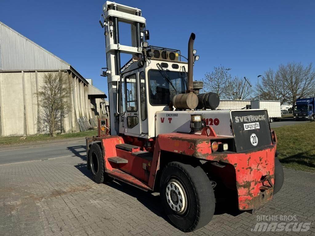 Svetruck 13.6-120-32 شاحنات الديزل