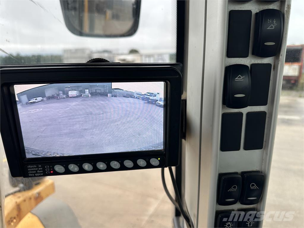 Volvo L110G لوادر بعجل