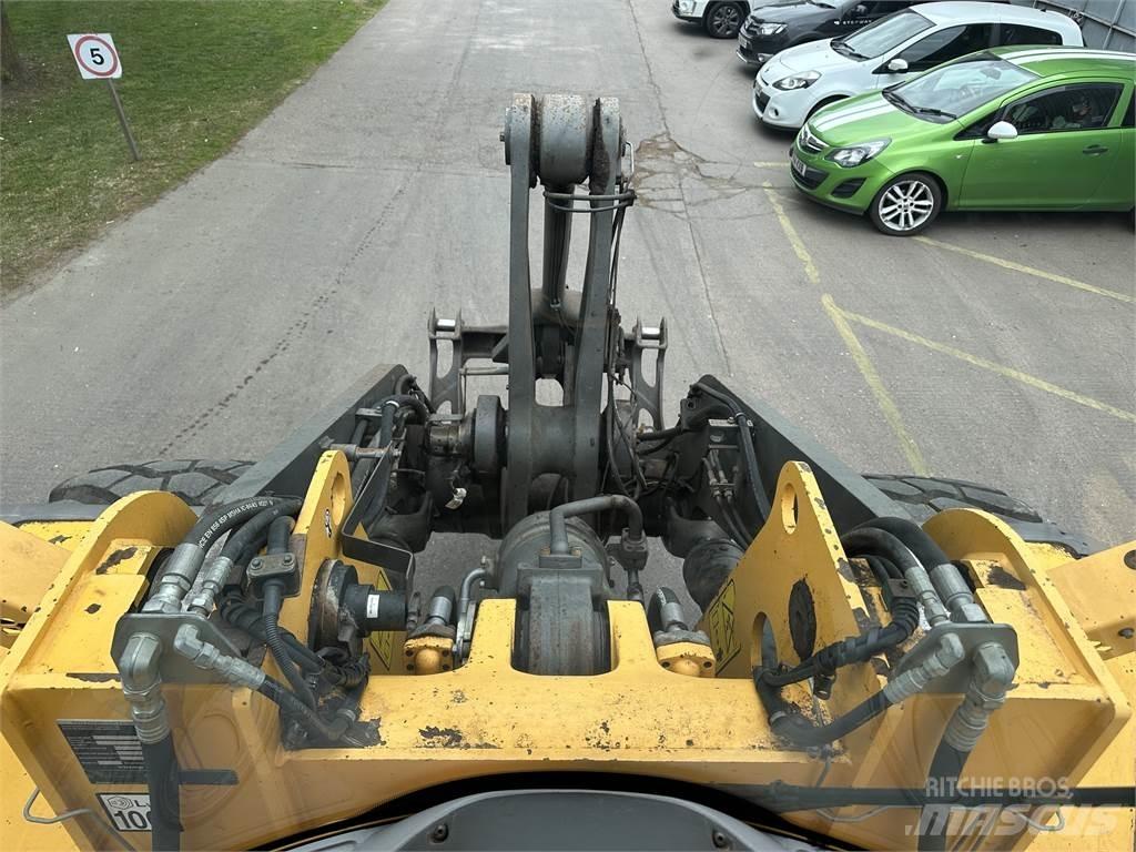 Volvo L120H لوادر بعجل