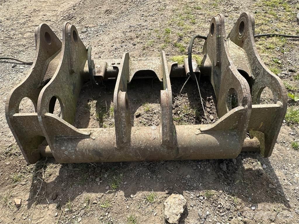 Volvo quick coupler لوادر بعجل