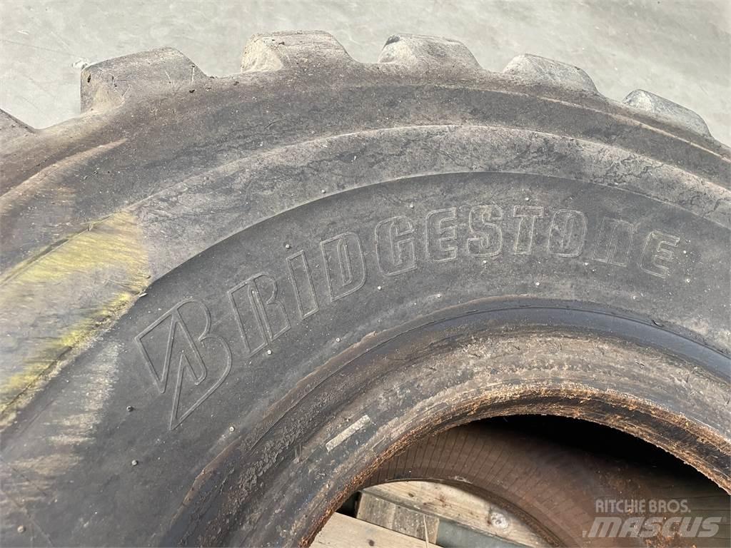  23.5xR25 Bridgestone dæk الإطارات والعجلات والحافات