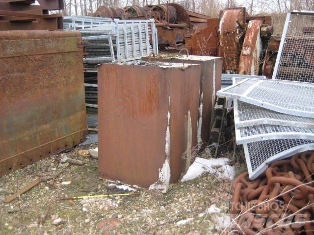  Ballastvægte 4 stk. - 2300 kg أجزاء ومعدات رافعات