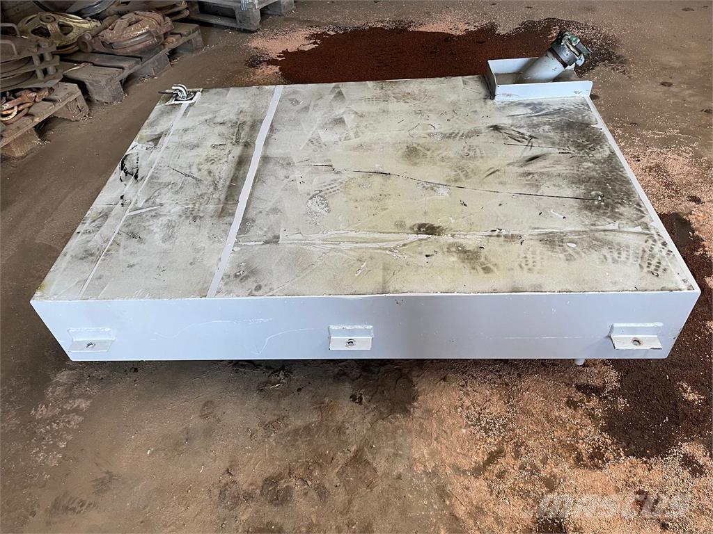  Brændstoftank - 380 Ltr. مكونات أخرى