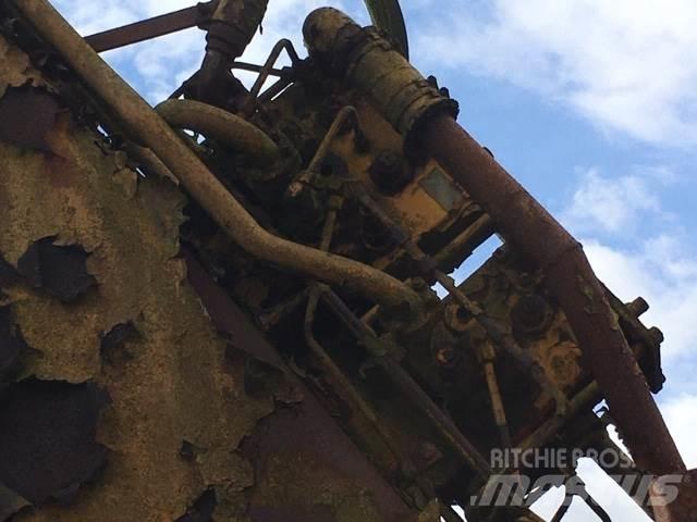Brøyt X30T til ophug حفارات زحافة