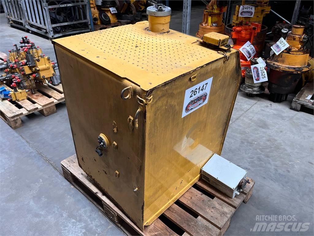 CAT 323D brændstoftank مكونات أخرى