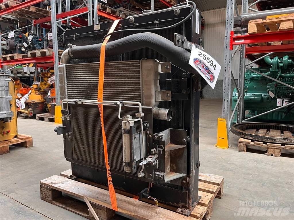 CAT 323D køler محركات