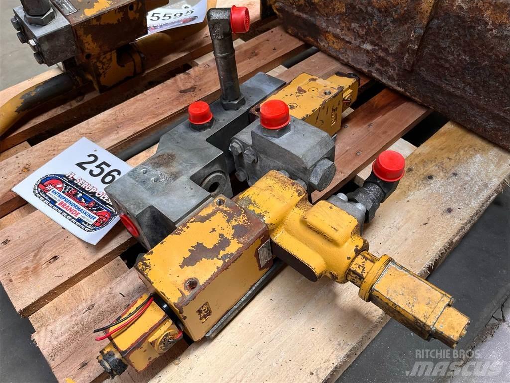 CAT 323D kontraventil هيدروليات