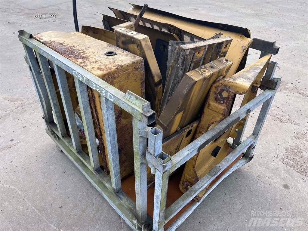 CAT 323D Skærme مكونات أخرى
