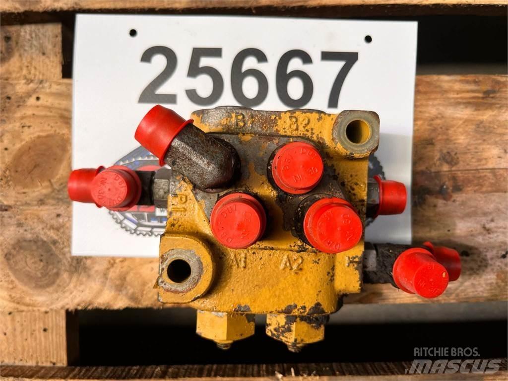 CAT 323D ventilgruppe GP هيدروليات