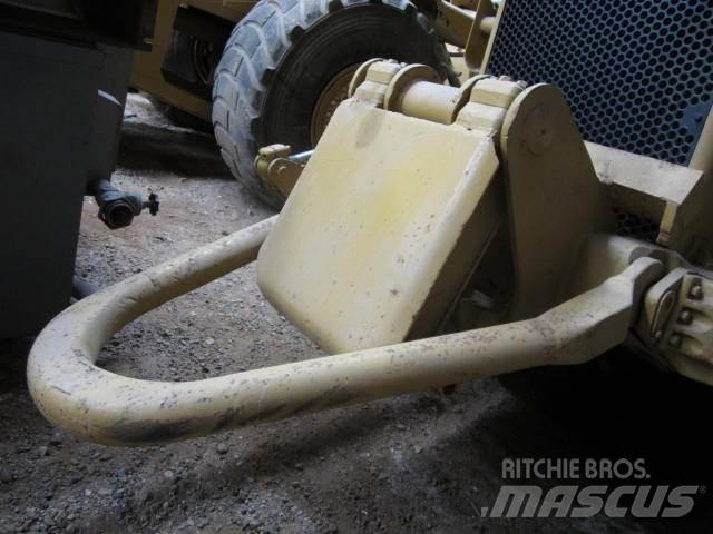 CAT 627 scraper til ophug أخرى