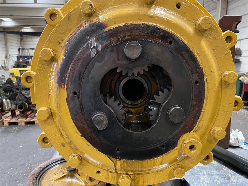 CAT 930 Front aksel محور العجلة