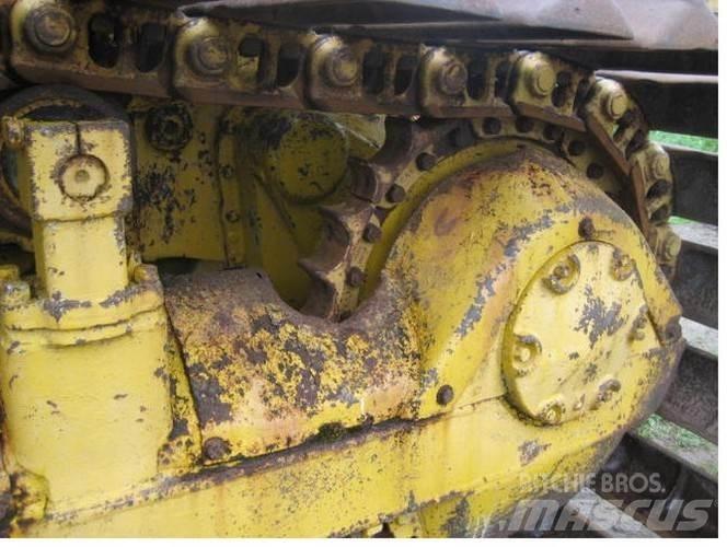 CAT D5LGP dozer, til ophug بلدوزرات مجنزرة