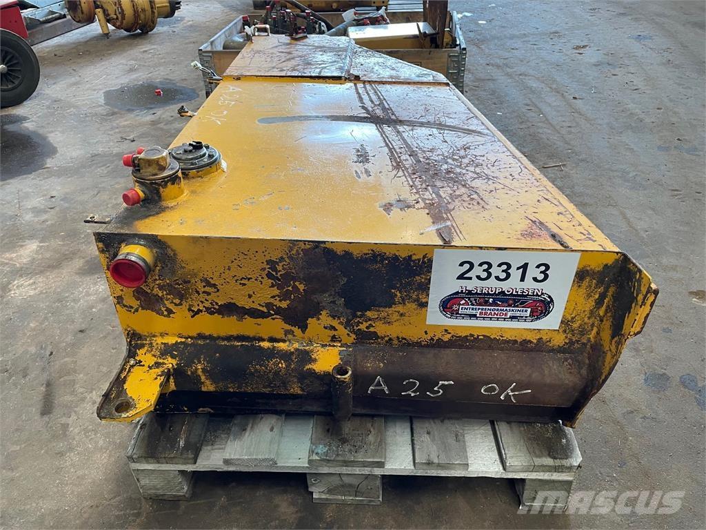  Dieseltank ex. Volvo A25 مكونات أخرى