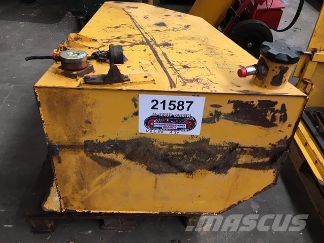  Dieseltank ex. Volvo A30 مكونات أخرى