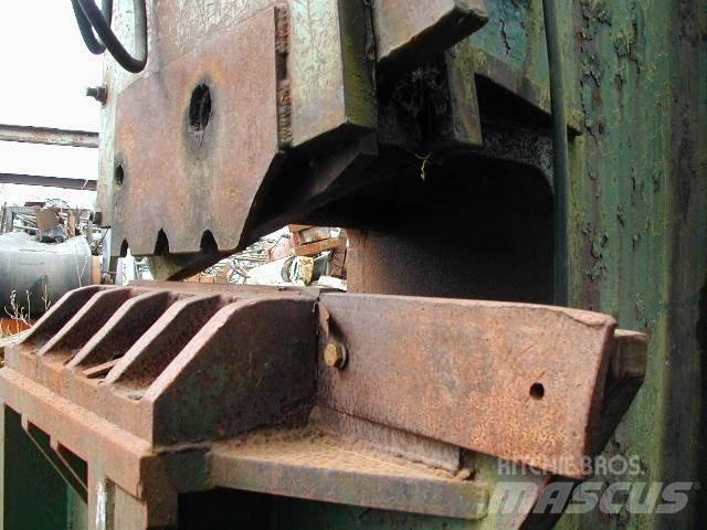 Eldan 400 skrotsaks جراشات البناء