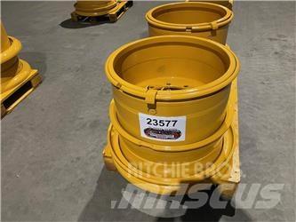  Fælg - 4 stk ex. Volvo 4500 الإطارات والعجلات والحافات
