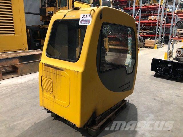  Førerhus ex. Volvo EC240LC مكونات أخرى