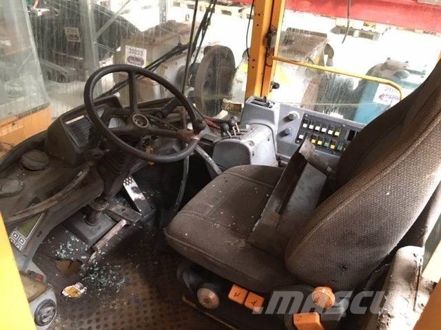  Førerhus ex. Volvo L180C مكونات أخرى