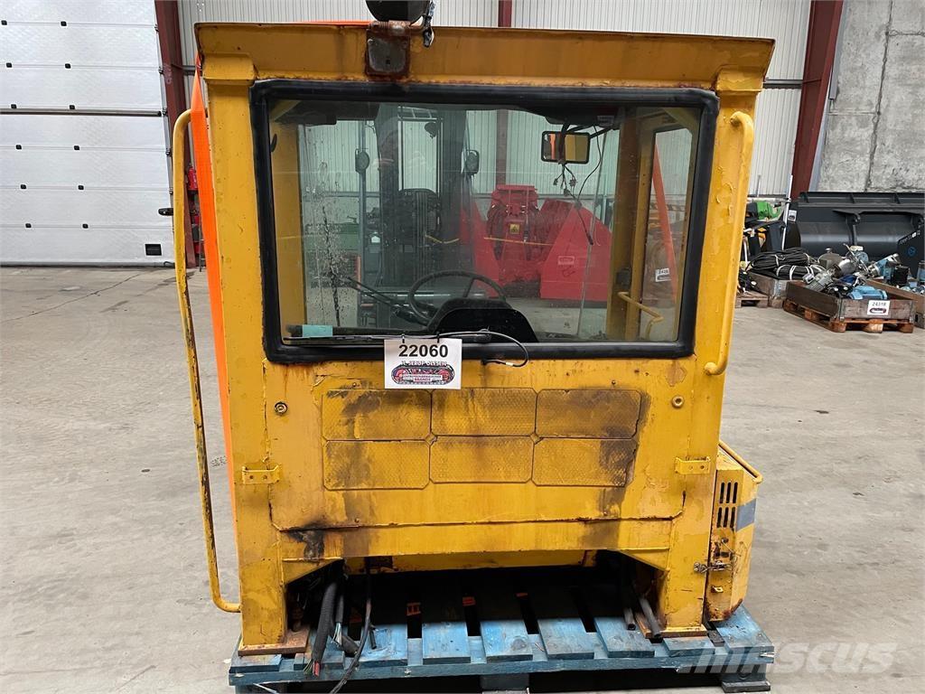 Førerhus ex. Volvo L90B مكونات أخرى