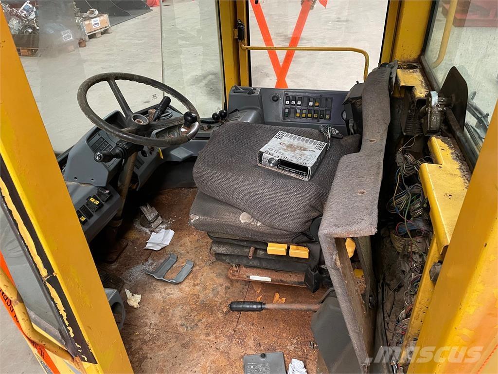  Førerhus ex. Volvo L90B مكونات أخرى