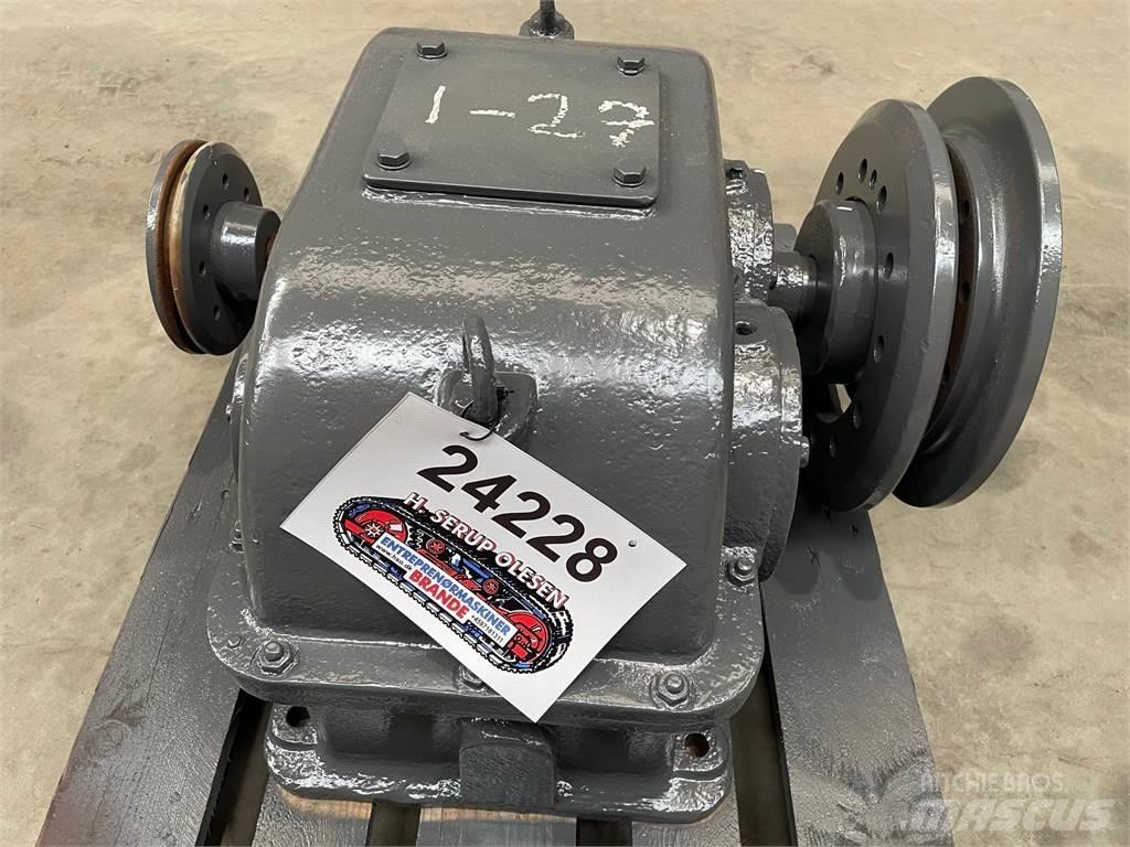  Gear - 1:27 علب تروس