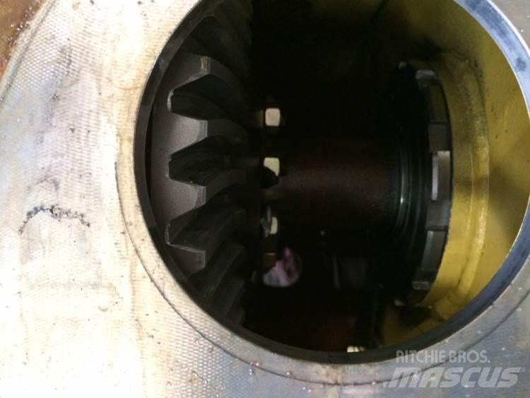 Komatsu D37P-5 Køregear أجهزة نقل