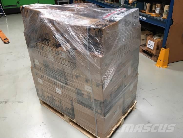  Luftfiltre Fleetguard مكونات أخرى