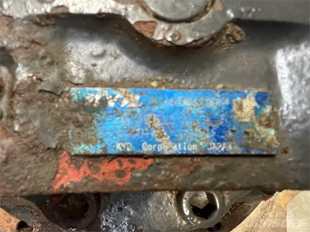 New Holland E485B Køregear أجهزة نقل