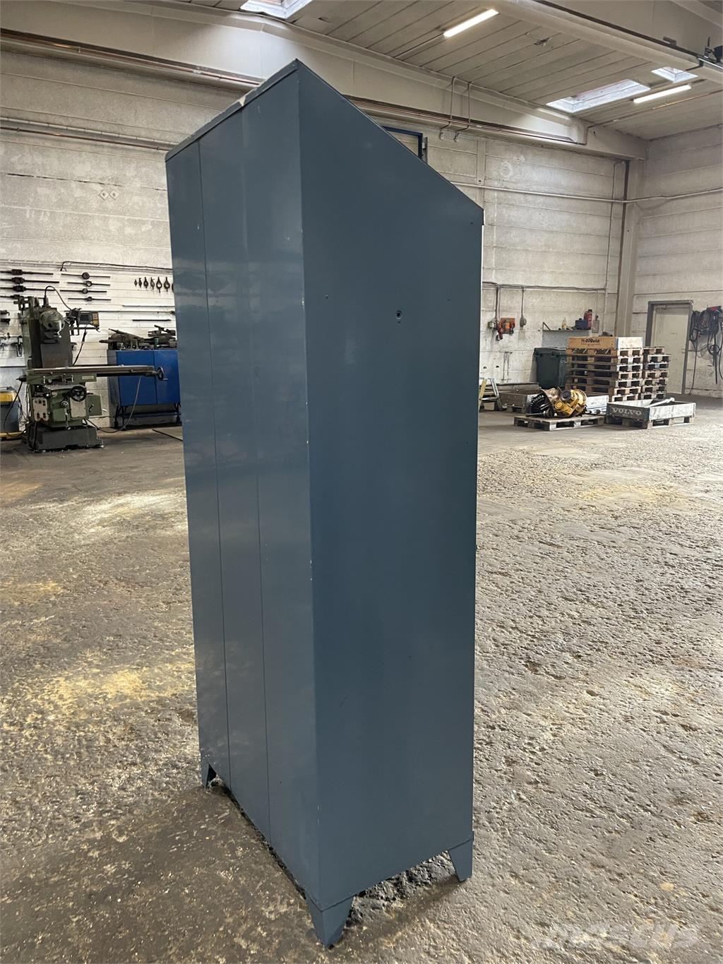  Omklædningsskab, 3 rum مكونات أخرى