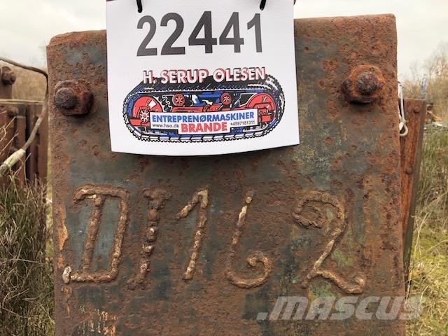  Rammeslag ca. 2000 kg مكونات أخرى