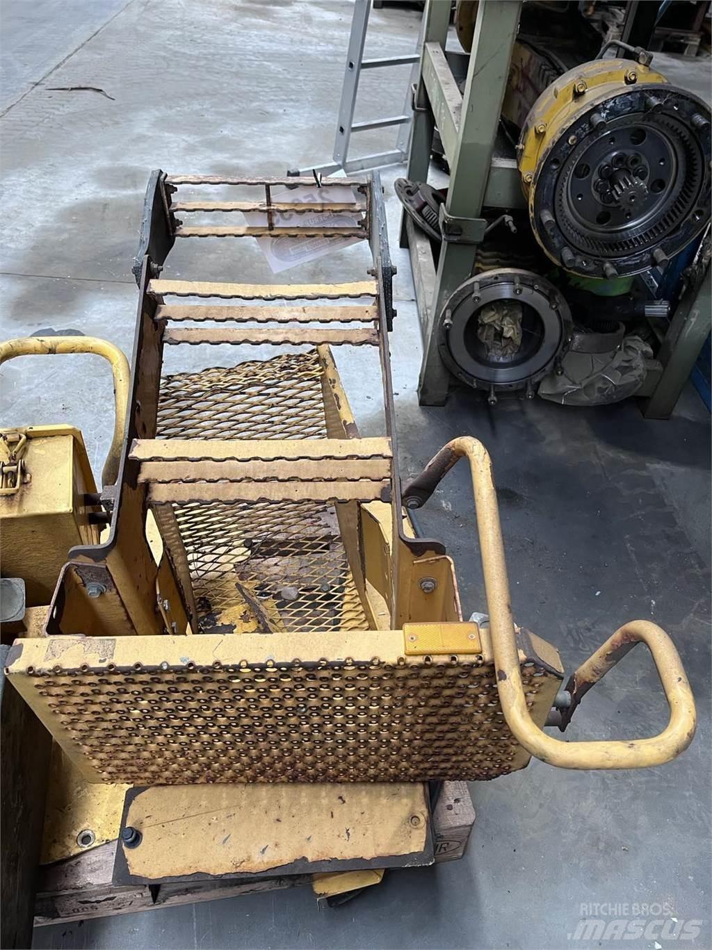  Trappe, Volvo L90E مكونات أخرى