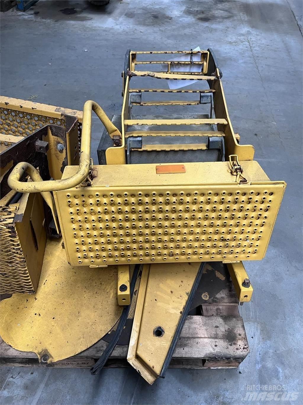  Trappe, Volvo L90E مكونات أخرى